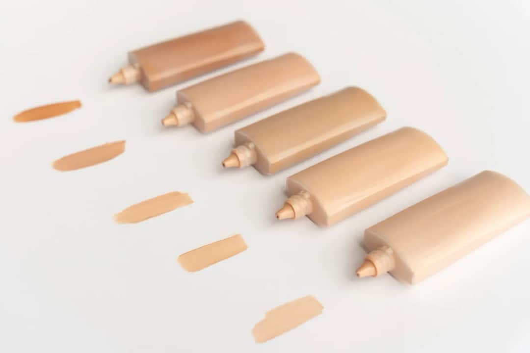 Jaki korektor na zaczerwienienia? Sprawdzone produkty, które działają