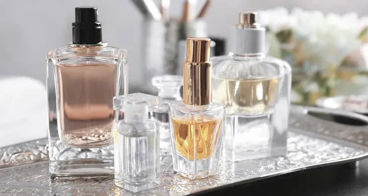 Co dłużej trzyma woda toaletowa czy perfumowana? Sprawdź różnice